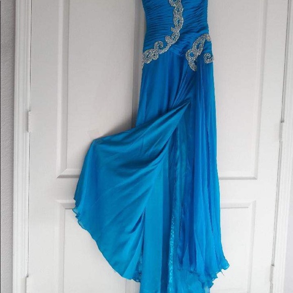 Custom made Sherri Hill Pageant Gown. Size 2 - Picture 2 of 8